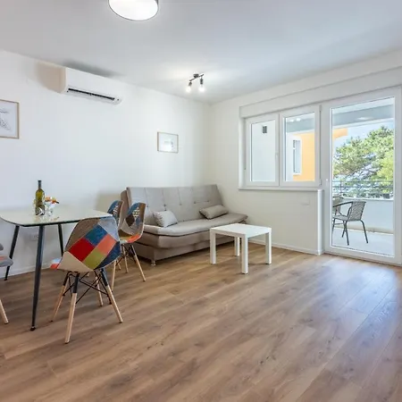 Luxury Apartments Lovorka 1 & 2**** Selce Exterior photo