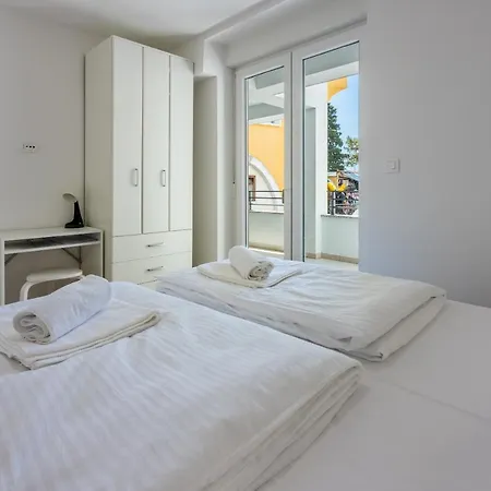 Luxury Apartments Lovorka 1 & 2**** Selce Exterior photo