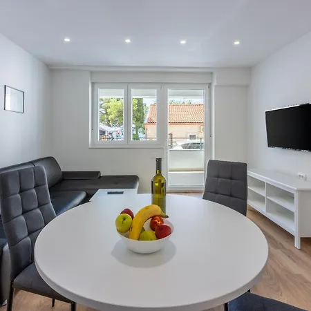 Luxury Apartments Lovorka 1 & 2**** Selce Exterior photo