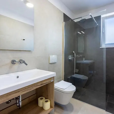 Luxury Apartments Lovorka 1 & 2**** Selce Exterior photo