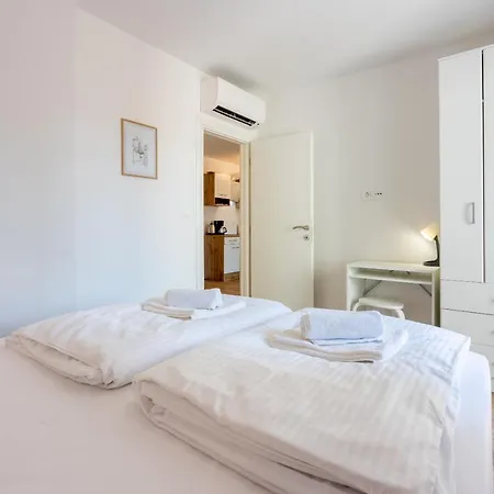 Luxury Apartments Lovorka 1 & 2**** Selce Exterior photo