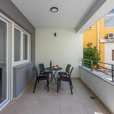 Luxury Apartments Lovorka 1 & 2**** Selce Exterior photo