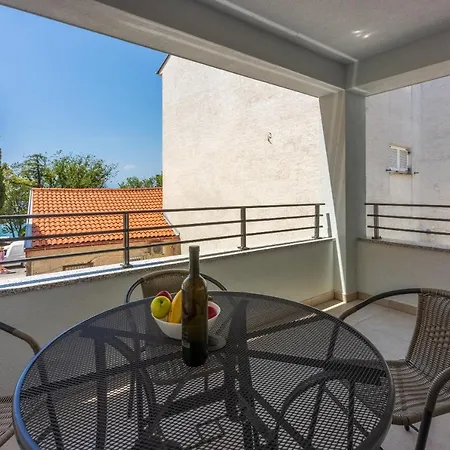 Luxury Apartments Lovorka 1 & 2**** Selce Exterior photo