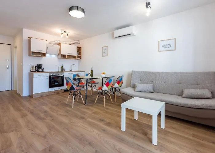 Luxury Apartments Lovorka 1 & 2****