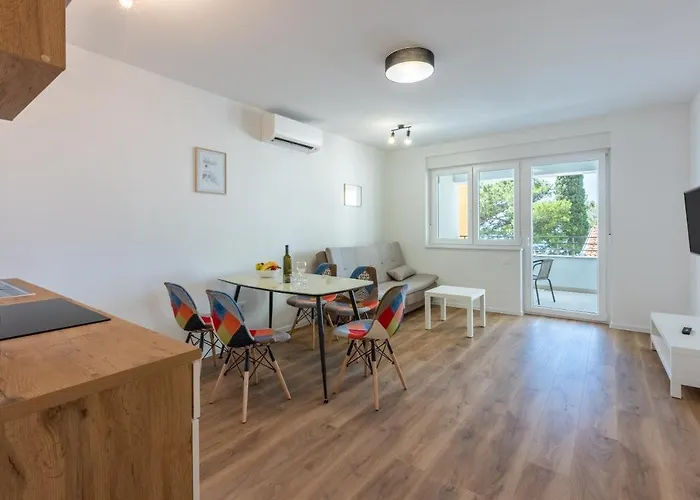 Luxury Apartments Lovorka 1 & 2****