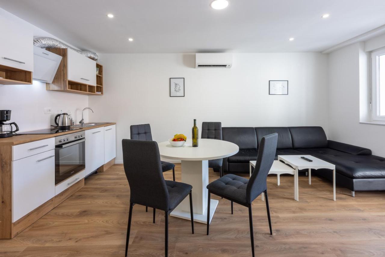 Luxury Lovorka 1 & 2**** Apartmán *