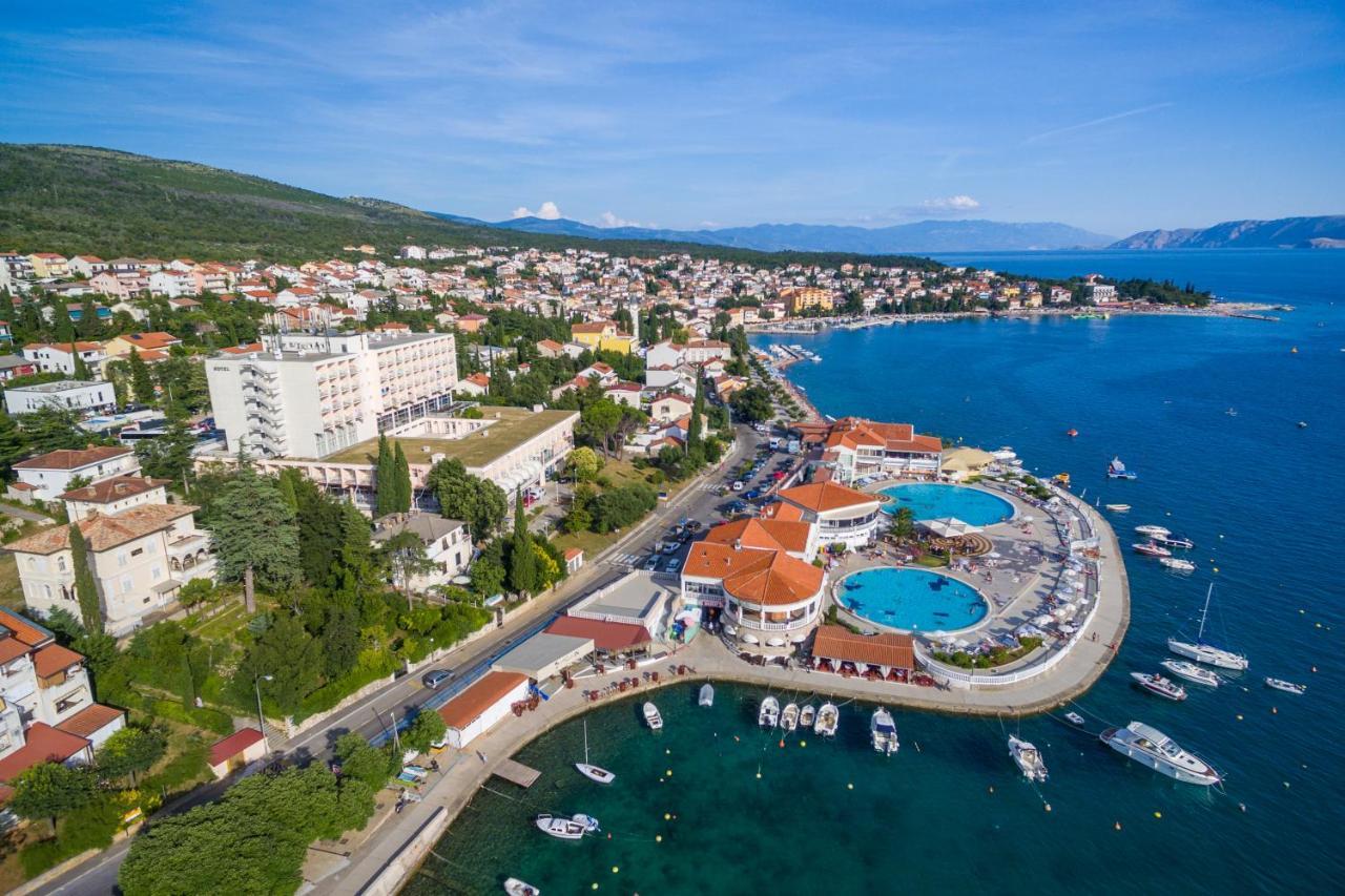 Luxury Lovorka 1 & 2**** Selce