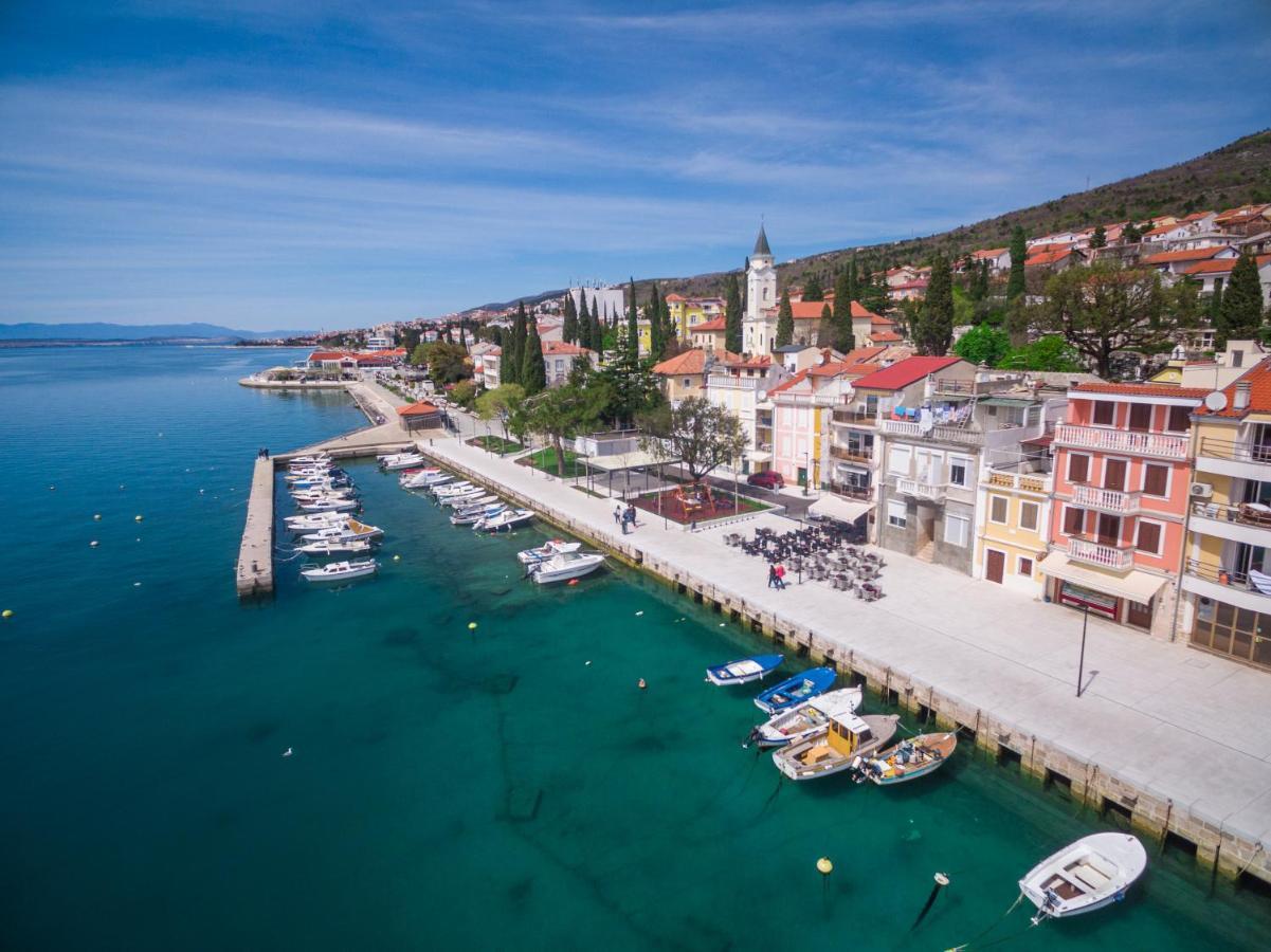 Luxury Lovorka 1 & 2**** Apartment *