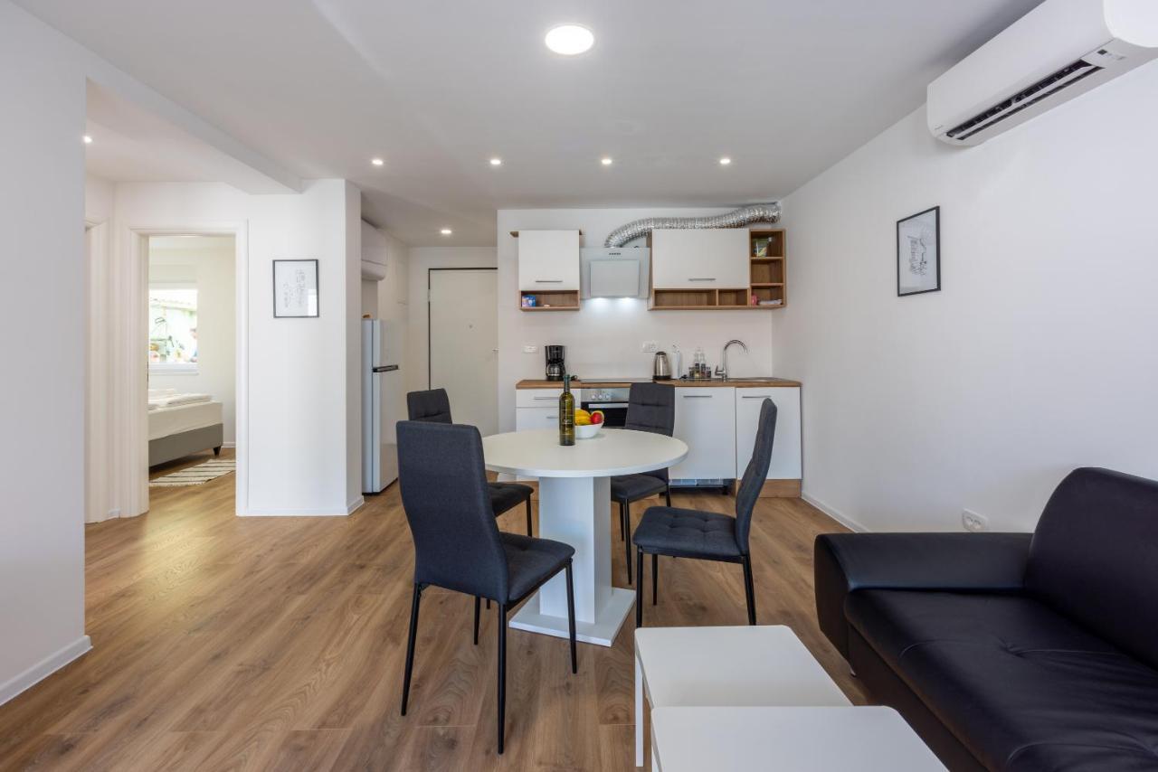 Apartment Luxury Lovorka 1 & 2**** Selce